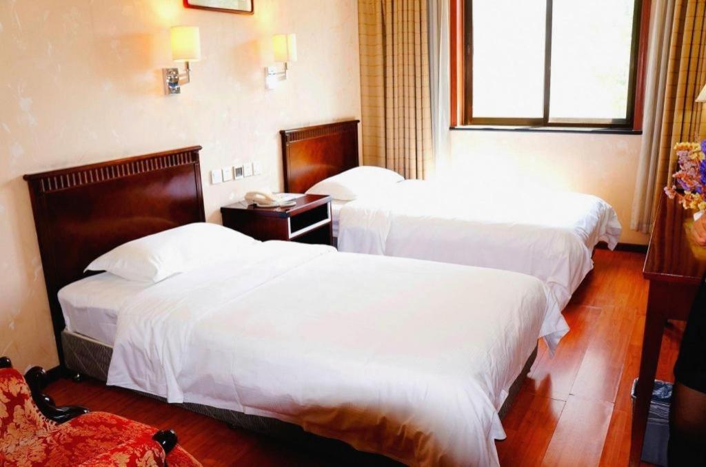 Hujialou Hot Spring Hotel Beijing Exterior photo